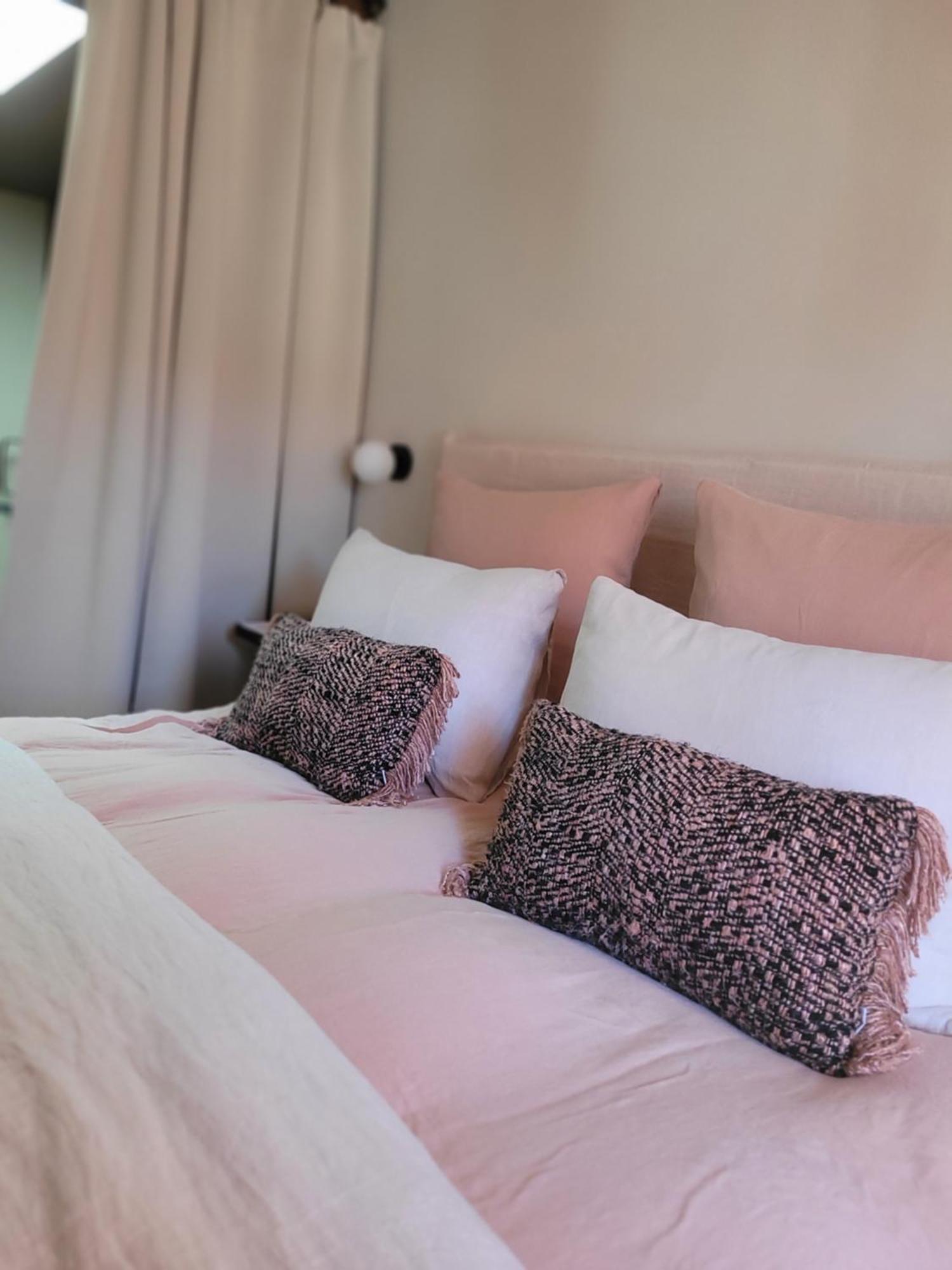 Tresors De Sens Bed & Breakfast Bagian luar foto