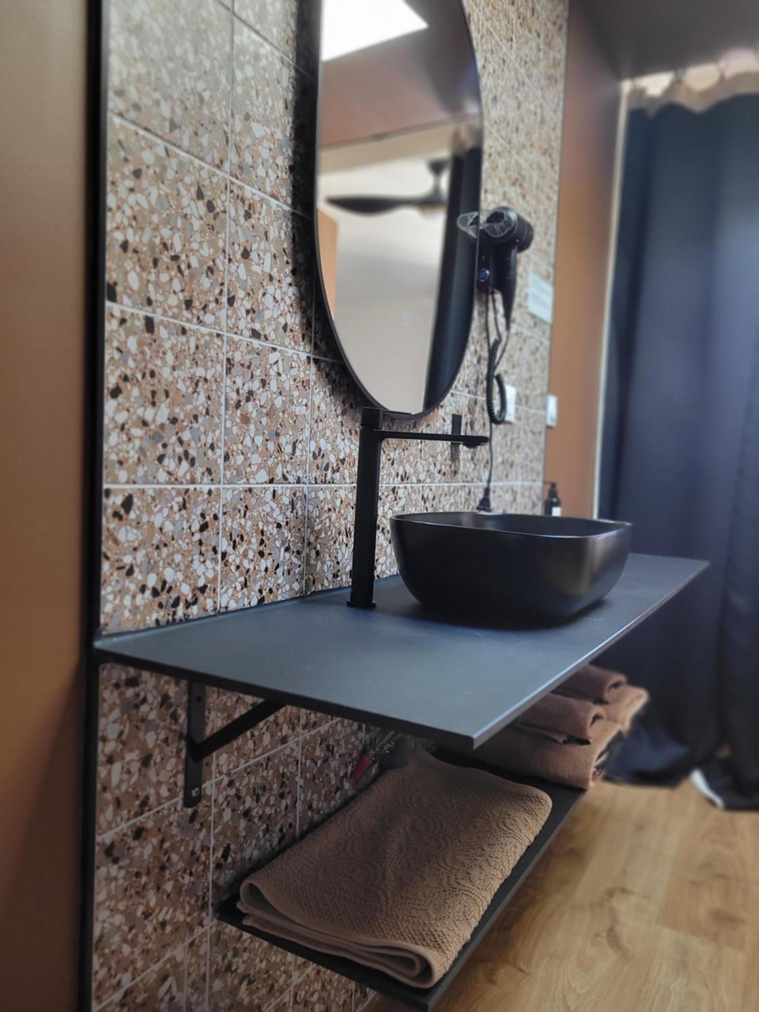 Tresors De Sens Bed & Breakfast Bagian luar foto