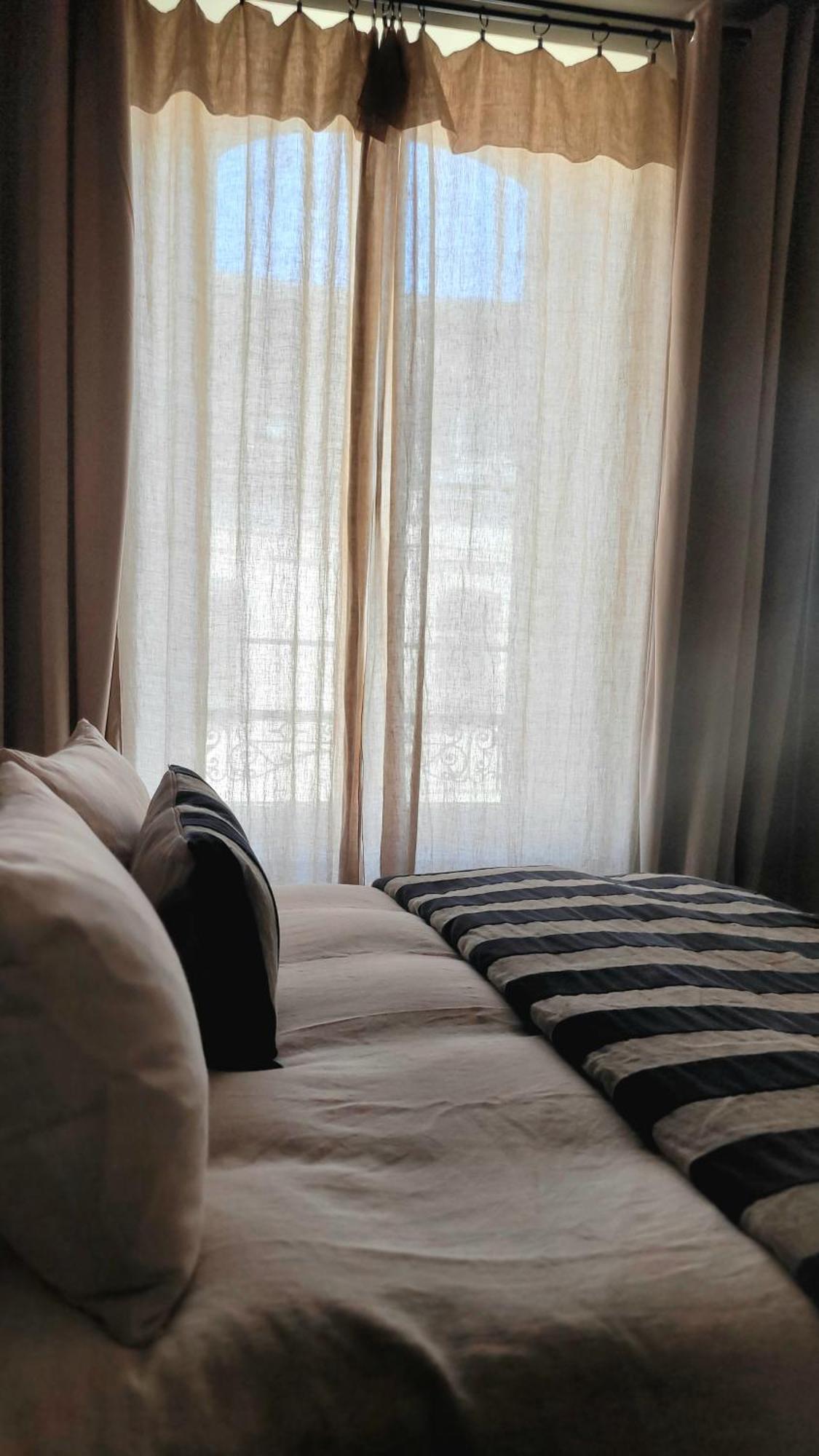 Tresors De Sens Bed & Breakfast Bagian luar foto