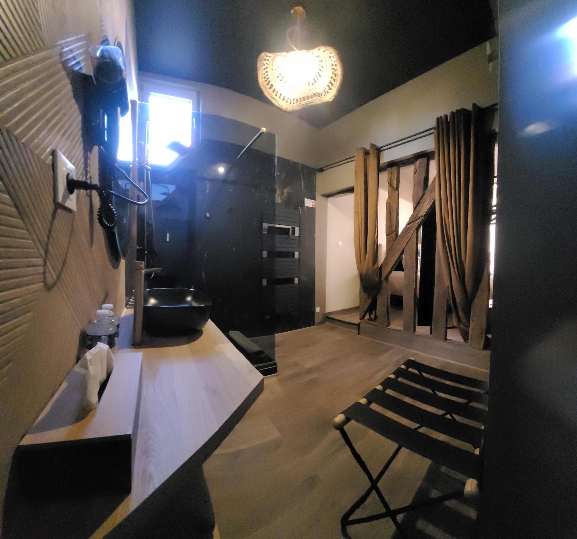 Tresors De Sens Bed & Breakfast Bagian luar foto