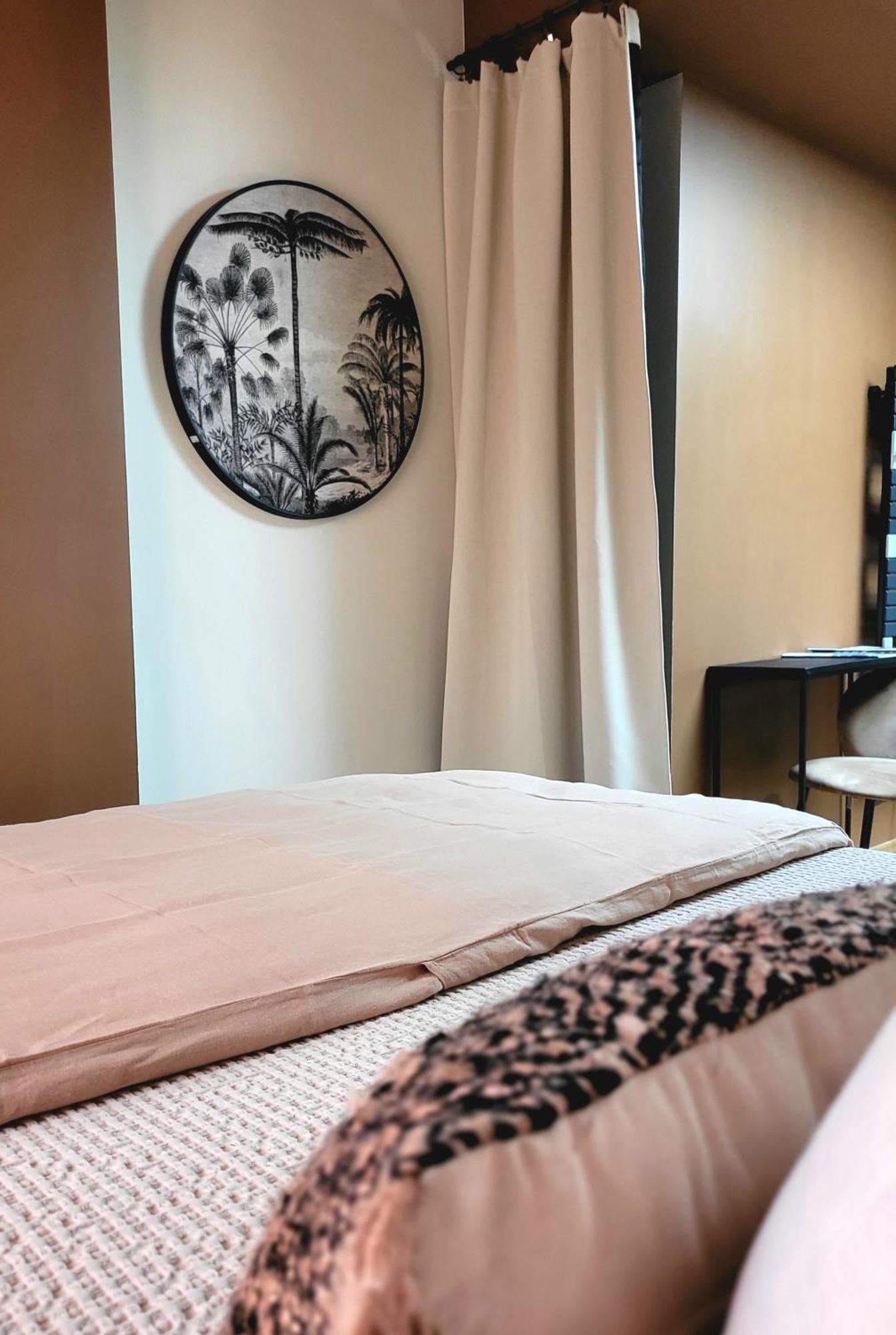 Tresors De Sens Bed & Breakfast Ruang foto
