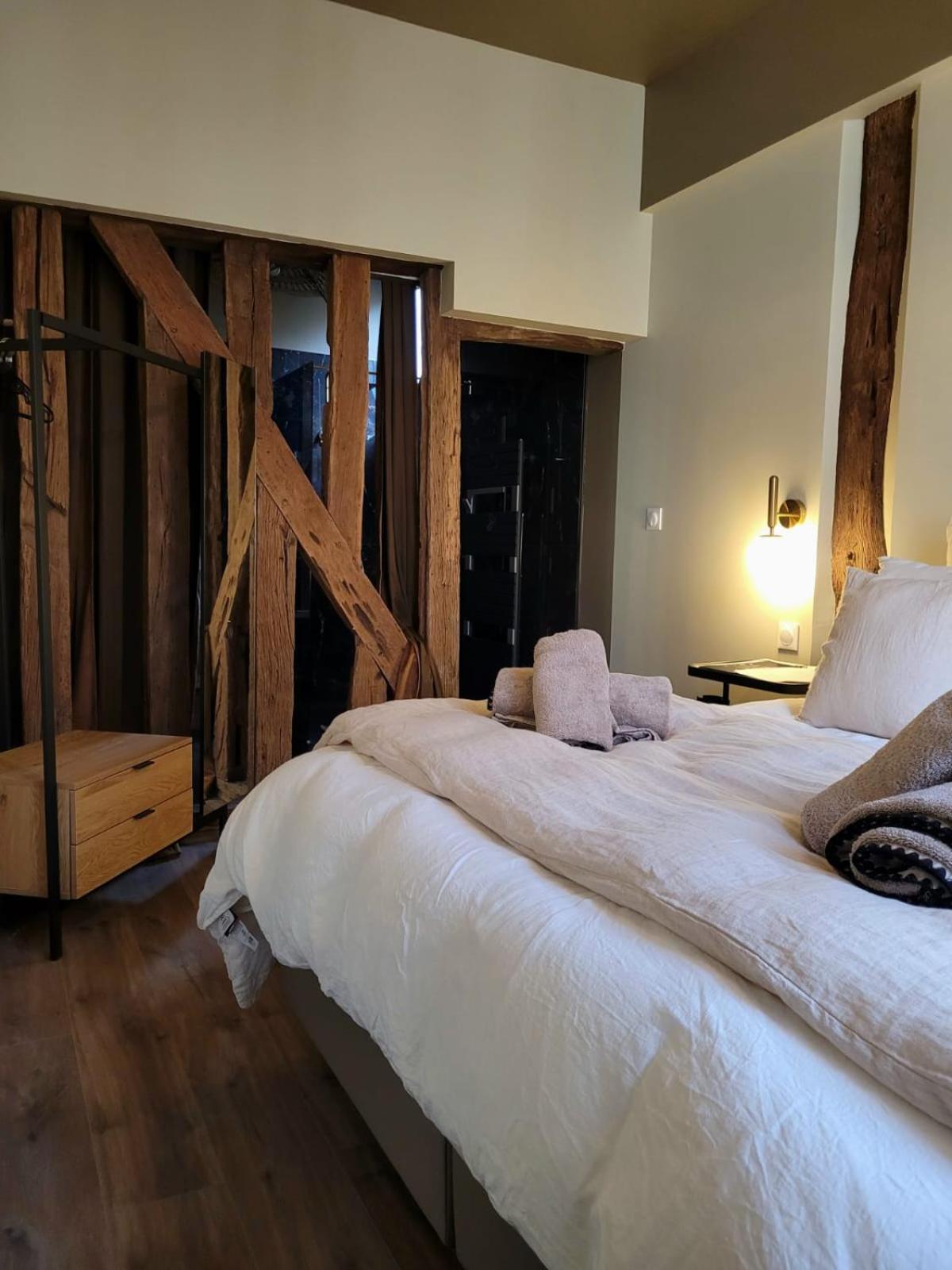 Tresors De Sens Bed & Breakfast Bagian luar foto